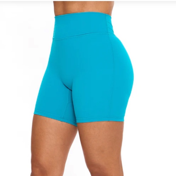 Buffbunny Collection Pants - Buff Bunny Legacy Short 4" - Large